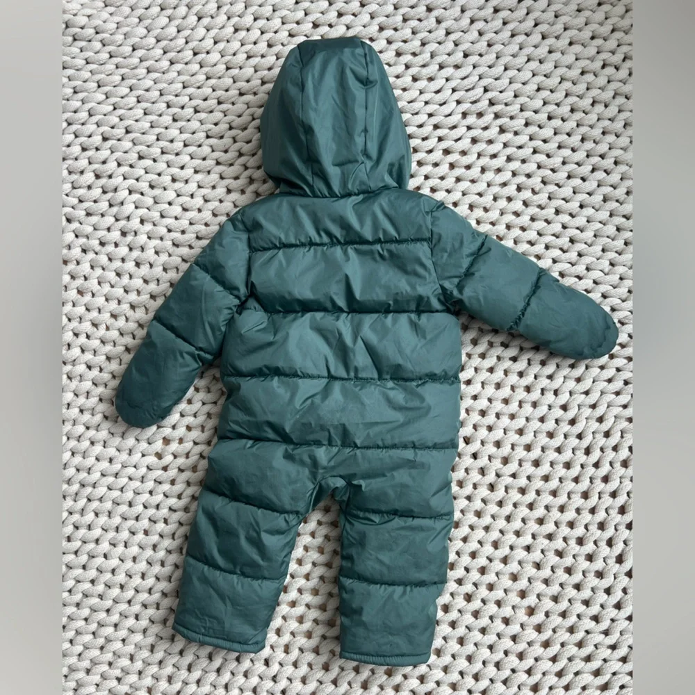 Old Navy 12-18m green snow suit with hood and hand covers